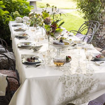 Linen tablecloth, Paradis